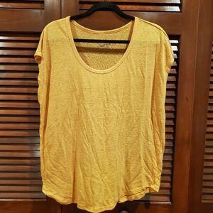 Universal Thread Scoop Neck T | size L